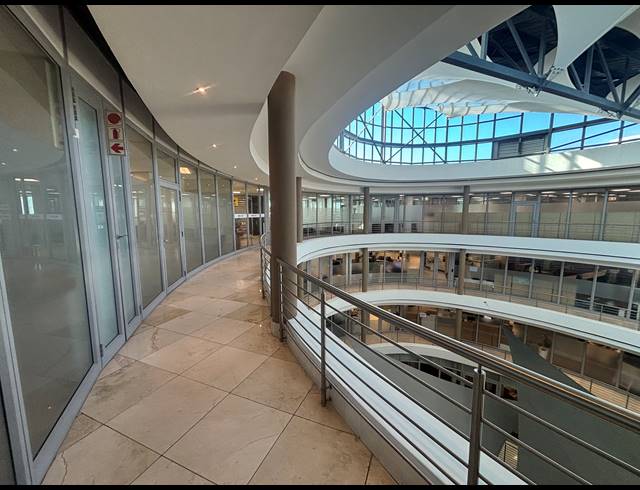 349M² OFFICE TO LET IN AIRPORT INDUSTRIA